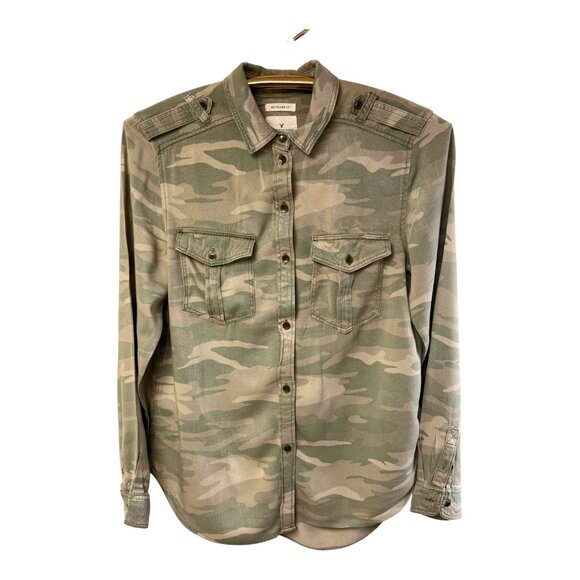 American Eagle Camo Stay Lovely Boyfriend Fit Button Down Shirt - Picture 2 of 8